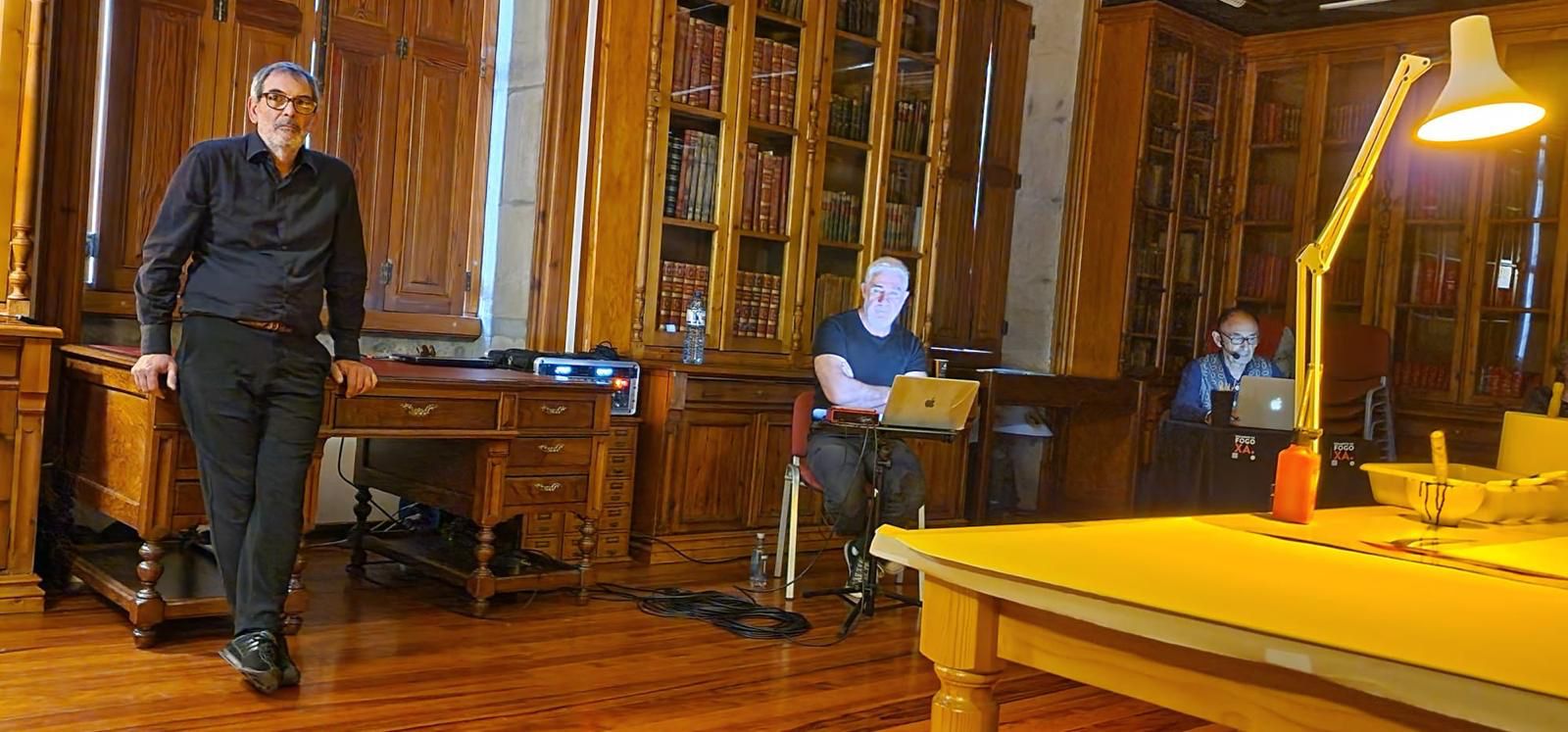Performance EMAO — José Tono Martínez, Darío Basso y Silvino Díaz. Biblioteca Escuela de Artes y Oficios de Vigo, 21 junio 2024